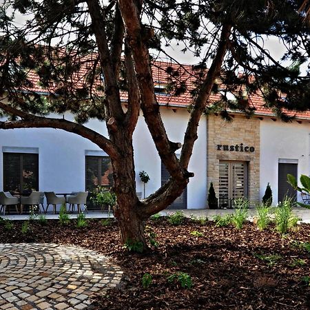 penzion rustico s.r.o. Bučovice Esterno foto